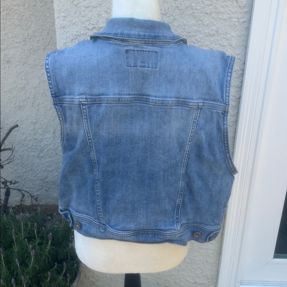 TORRID Women's Light Wash Denim Sleeveless Vest Size 3X - Picture 5 of 9